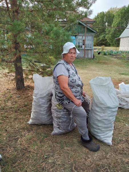 Жители Ртищевского района продолжают оказывать гуманитарную помощь участникам специальной военной операции..